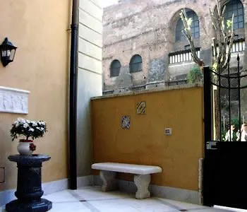 Domus Pinciana Bed & Breakfast 4*