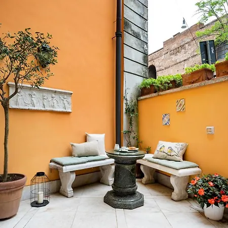 多莫斯皮沙南酒店