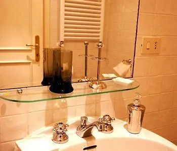 多莫斯皮沙南酒店